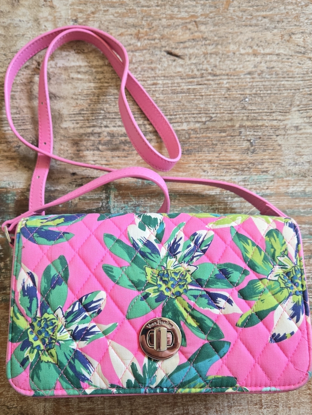 Vera Bradley Tropical Paradise Turnlock Crossbody Wallet Bag Pink (BIN 008)